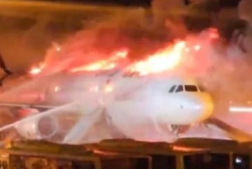 Evacuan a pasajeros de avión que se incendia en aeropuerto de Corea del Sur