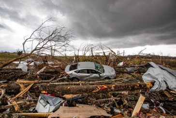 Reportan al menos 25 muertos por fuertes tornados en Kentucky y Misuri