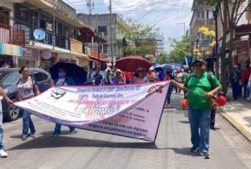 Chilpancingo y bloquea la carretera Acapulco-Pinotepa Nacional