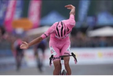 Isaac del Toro gana su primera etapa en el Giro de Italia y mantiene el liderato