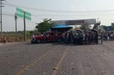 Carretera Villahermosa-Frontera es bloqueda por habitantes que no tienen luz eléctrica