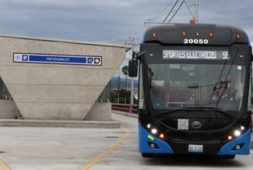 Inicia operaciones formalmente; Trolebús elevado Calco – Santa Martha con tarifa de 13 pesos