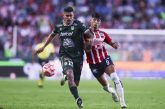 León vence por la mínima diferencia a Chivas