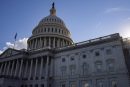Cámara baja aprueba plan fiscal de Donald Trump; incluye impuesto de 1% a remesas