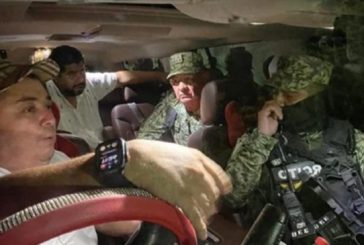Militares son acorralados por ciudadanos en Nuevo Laredo tras haber robado dinero a comerciante