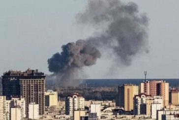 Ataques con drones, misiles de crucero y bombas rusos dejan al menos 6 muertos en Ucrania