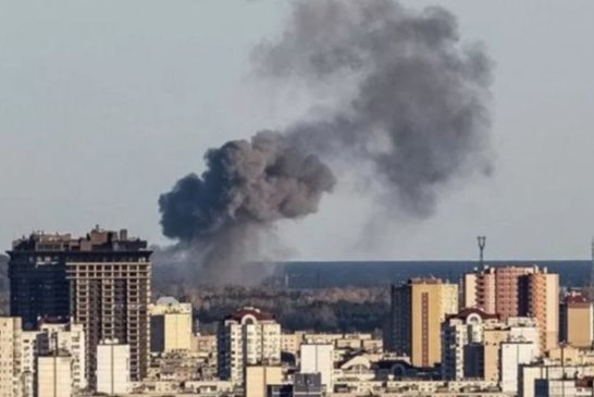 Ataques con drones, misiles de crucero y bombas rusos dejan al menos 6 muertos en Ucrania