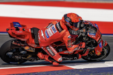 Marco Bezzecchi logra la pole en Austria y deja a Marc Márquez cuarto tras una caída