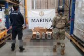 Aseguran 114 litros de precursor de metanfetamina en puerto de Manzanillo
